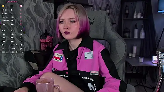 ReiYosimoto online show from April 18, 1:13 pm