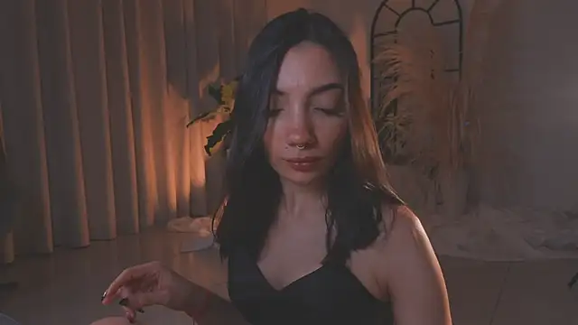 AmyArmstrong online show from September 18, 12:20 am