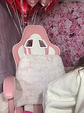 mismialove online show from February 14, 12:51 pm